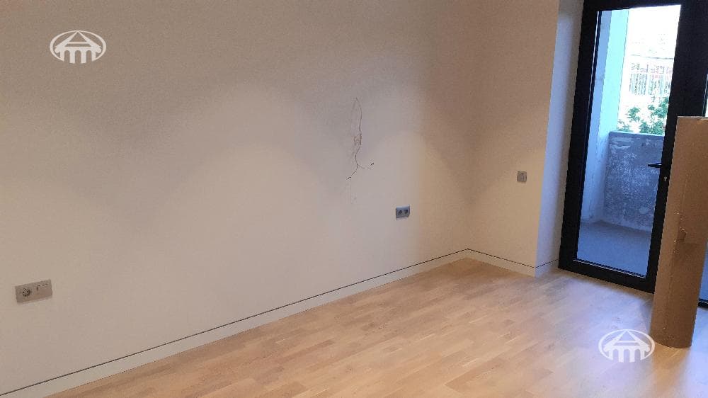 Apartment · 2 rooms · 83 m² · Kentron