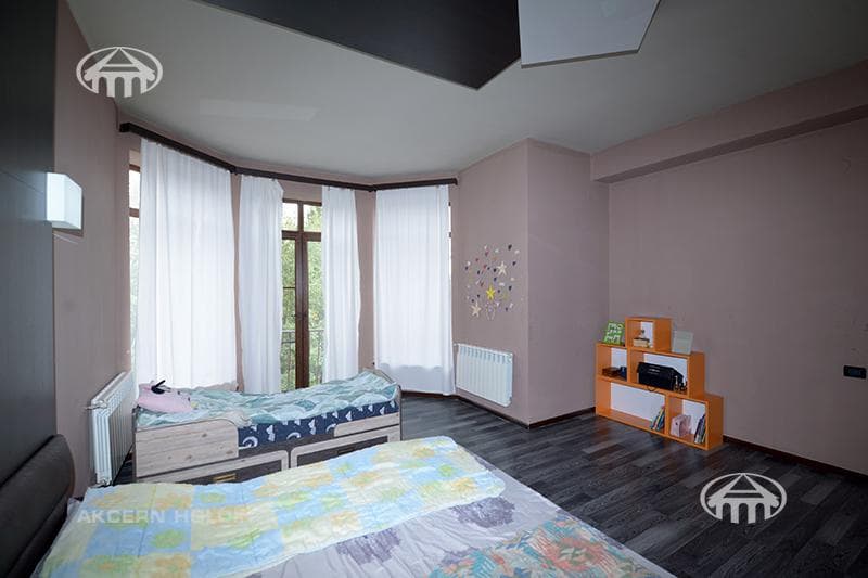 Առանձնատուն · 5 սեն. · 640 մ² · գ․ Առինջ