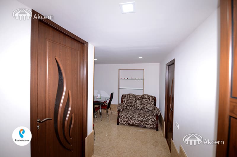 House · 4 rooms · 177 m² · Kentron