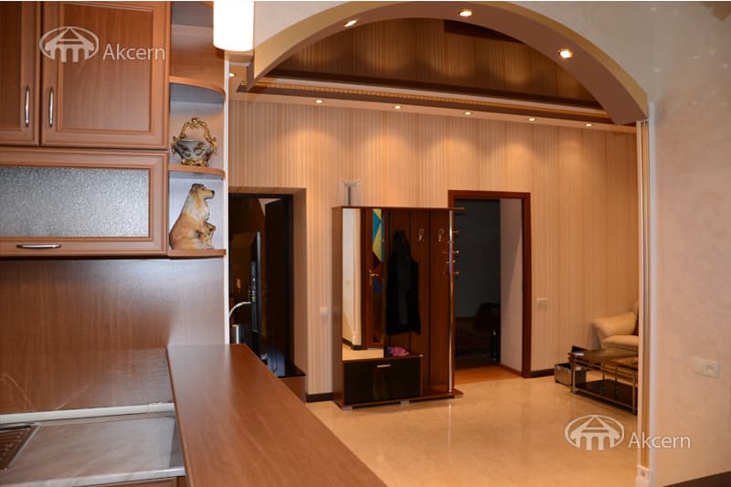 Квартира · 2 комн. · 67 м² · Кентрон