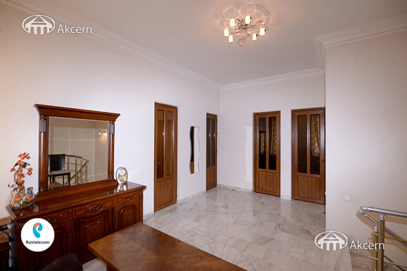 Առանձնատուն · 6 սեն. · 353 մ² · Դավթաշեն