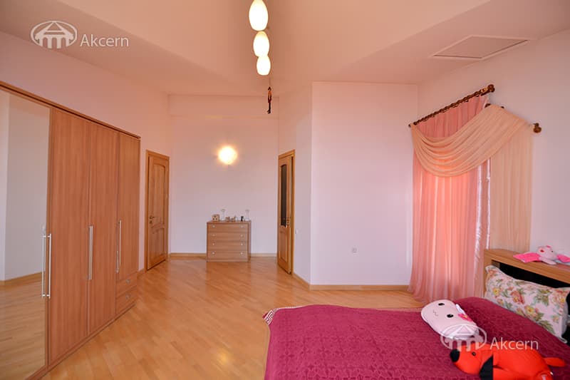 Mansion · 9 rooms · 486 m² · Nork-Marash