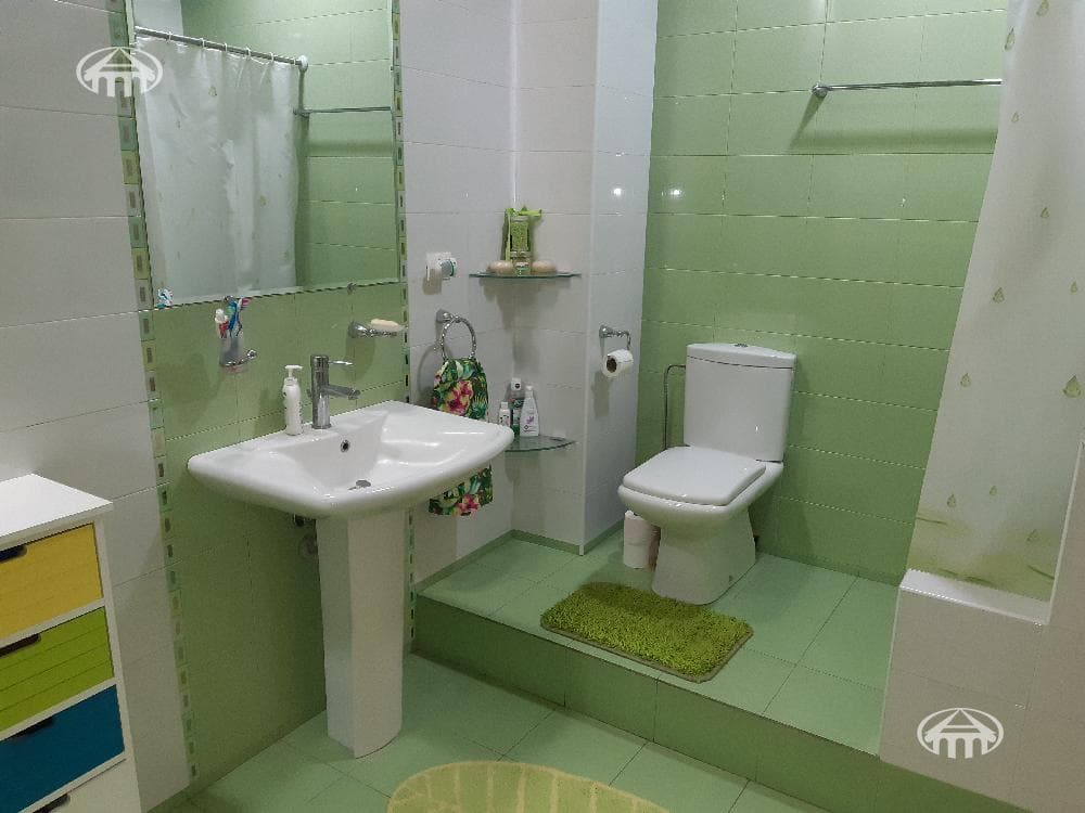 Дом · 5 комн. · 392 м² · Кентрон