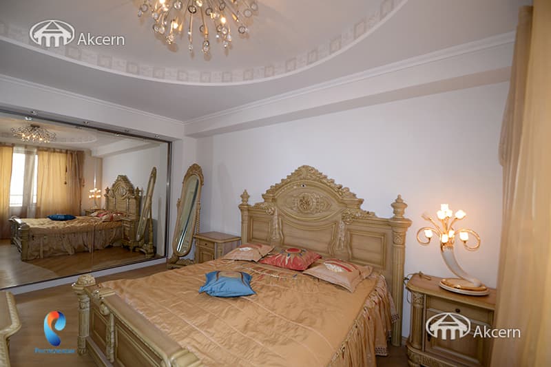 Apartment · 3 rooms · 150 m² · Kentron
