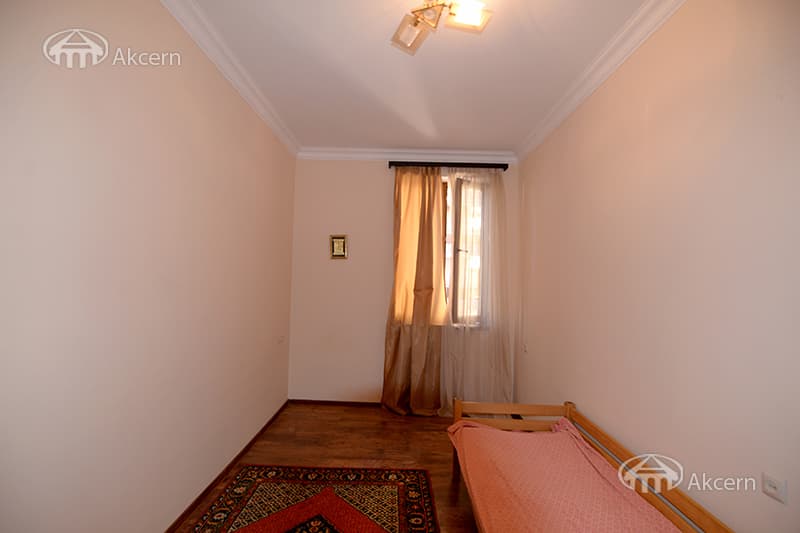 Բնակարան · 3 սեն. · 90 մ² · Կենտրոն — Լուսանկար 25 / 34