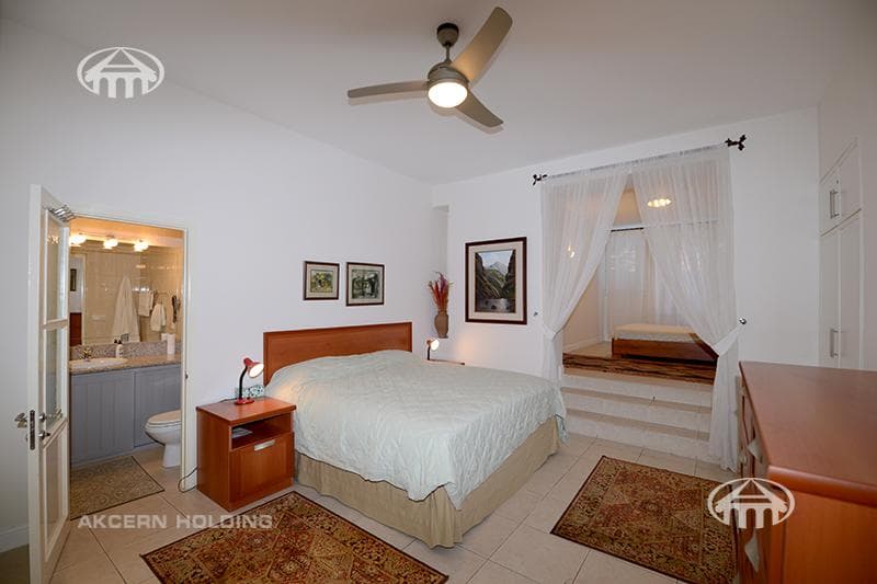 Apartment · 5 rooms · 270 m² · Kentron