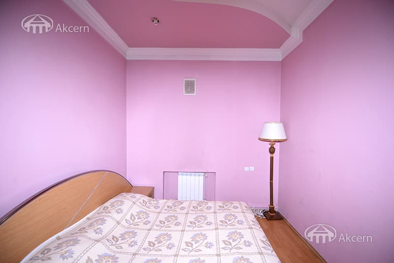 Особняк · 6 комн. · 440 м² · Кентрон