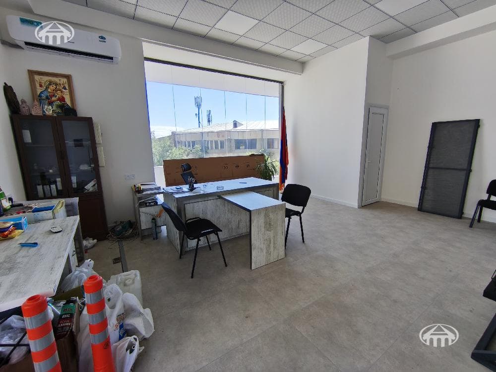 Խանութ · 43 մ² · Աջափնյակ