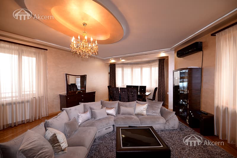 Квартира · 3 комн. · 179 м² · Арабкир