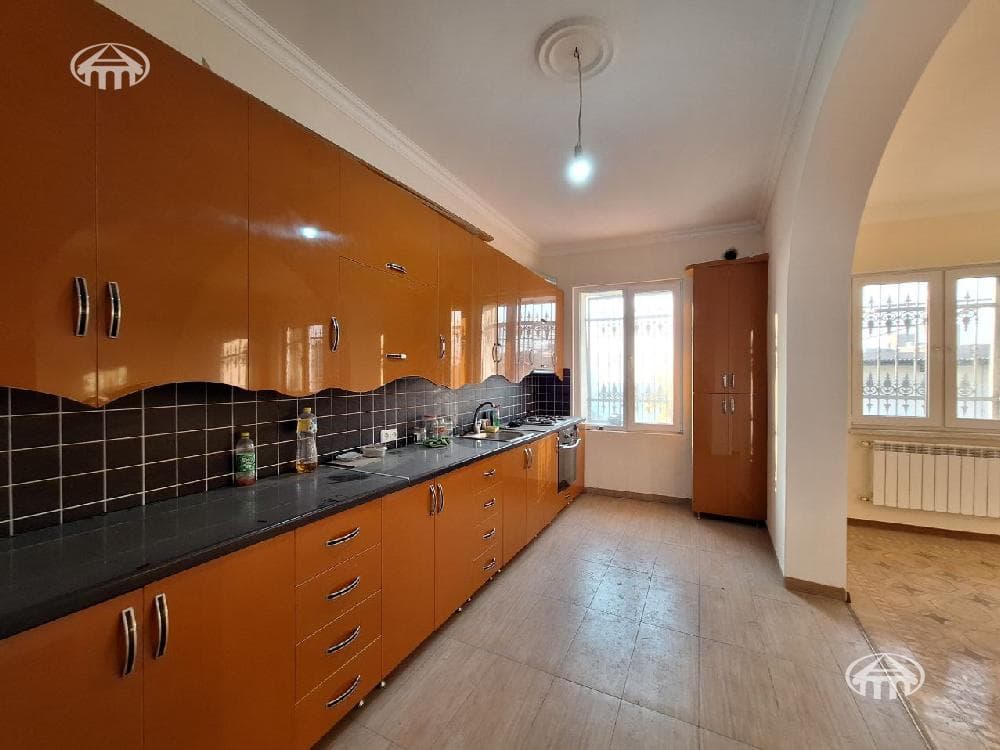 Mansion · 8 rooms · 460 m² · Kanaker-Zeytun
