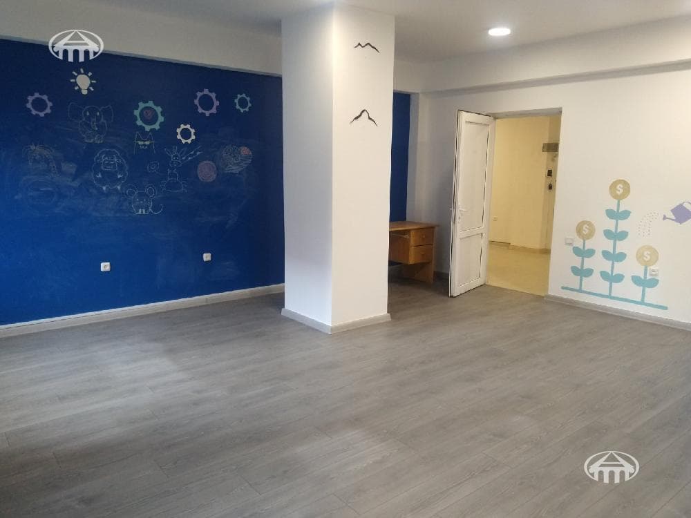 Office · 240 m² · Kentron