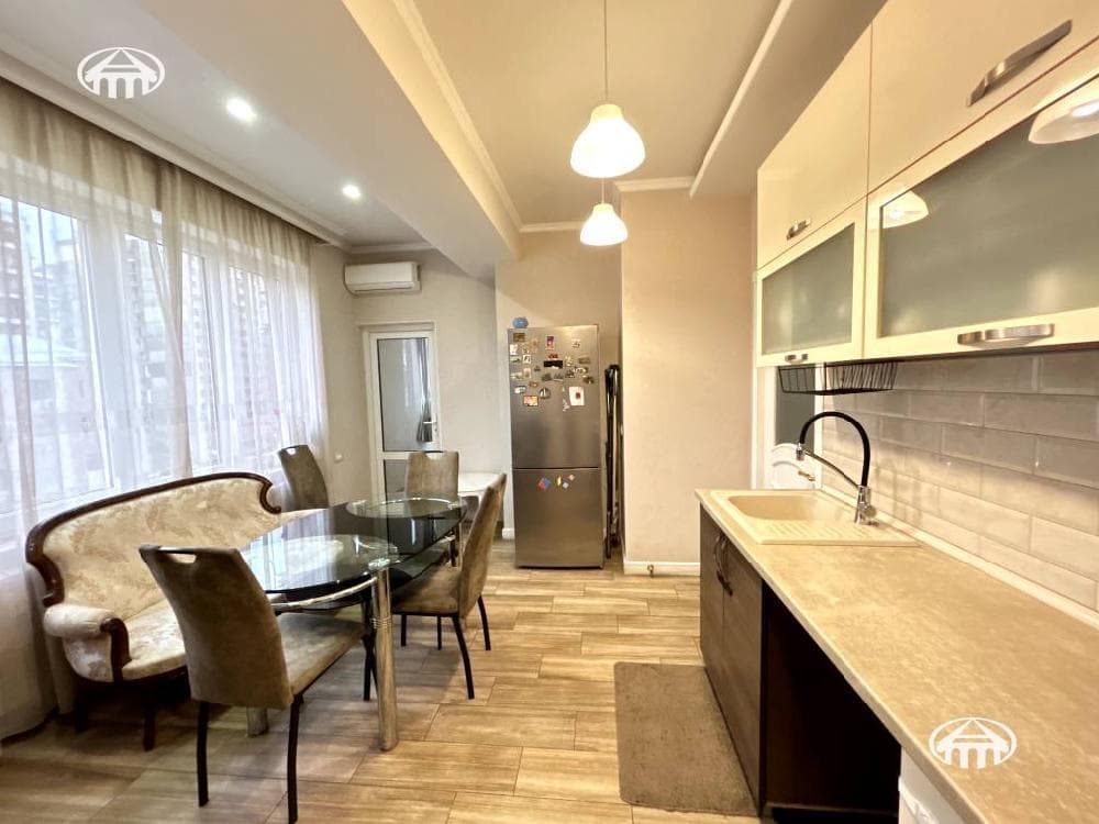 Apartment · 4 rooms · 128 m² · Kentron