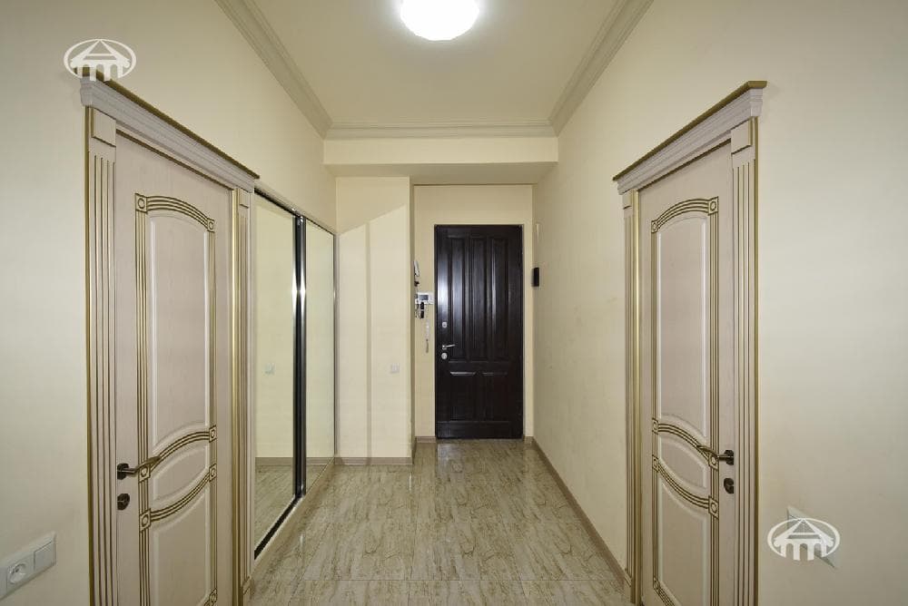 Բնակարան · 3 սեն. · 90 մ² · Կենտրոն
