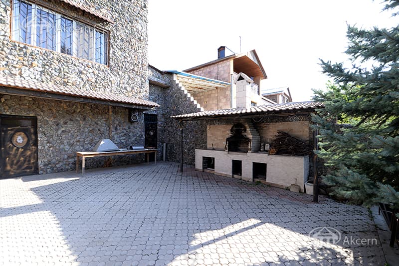 Առանձնատուն · 5 սեն. · 168 մ² · Ձորաղբյուր
