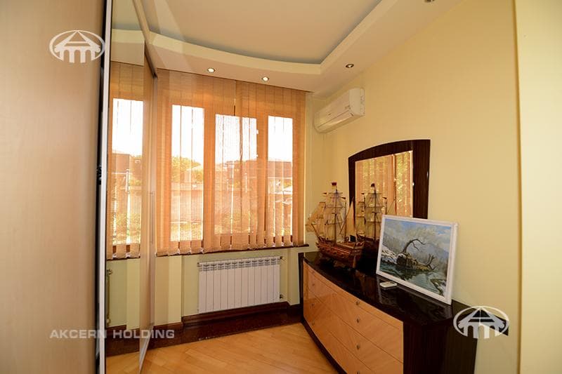 Квартира · 4 комн. · 165 м² · Кентрон