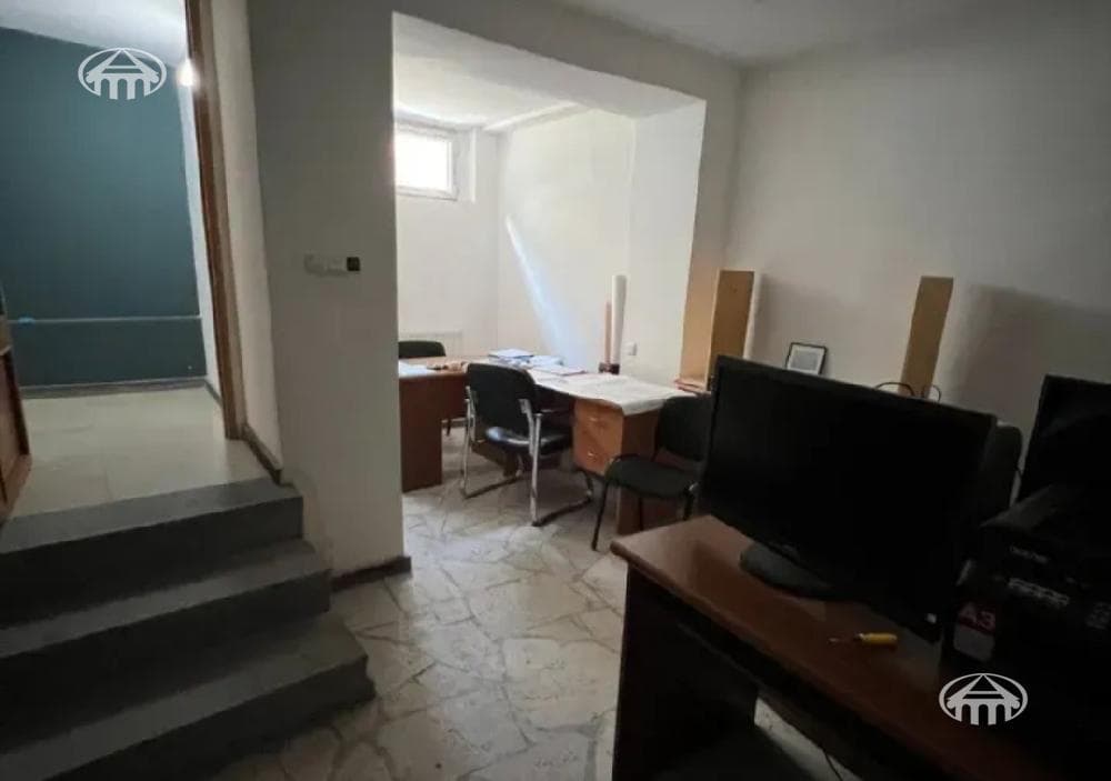 Office · 99 m² · Kentron