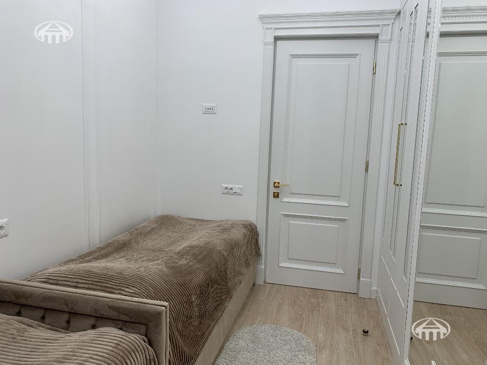 Apartment · 3 rooms · 133 m² · Kentron