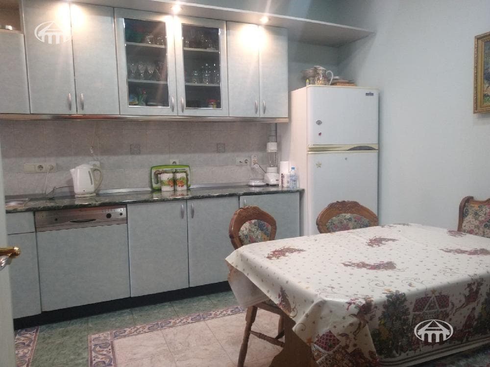 Առանձնատուն · 4 սեն. · 148 մ² · Կենտրոն