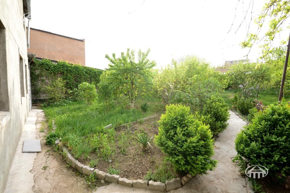 Особняк · 5 комн. · 242 м² · Давташен