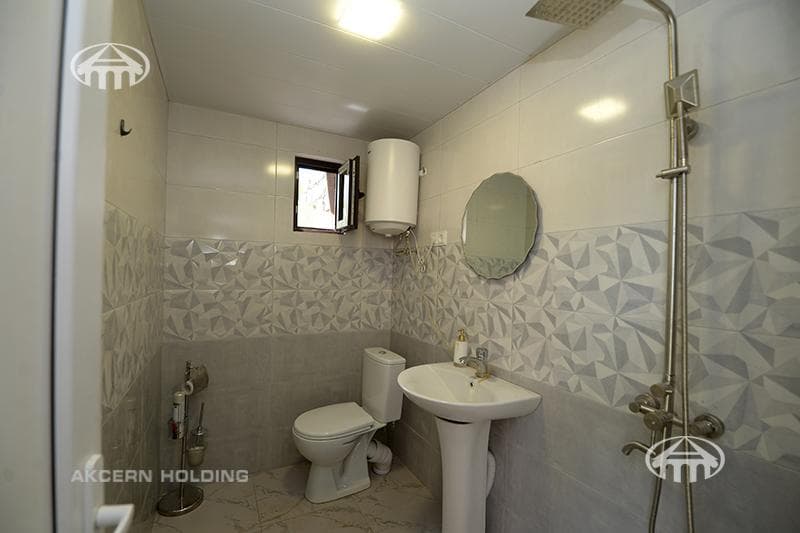 Mansion · 5 rooms · 330 m² · v. Arinj