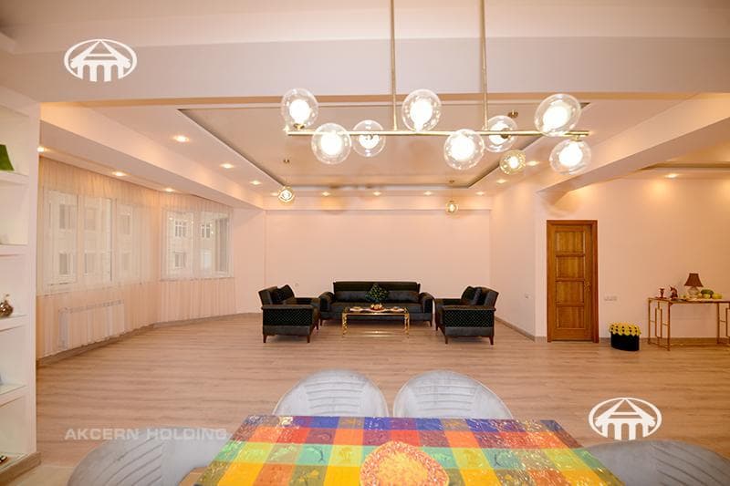 Квартира · 3 комн. · 135 м² · Кентрон