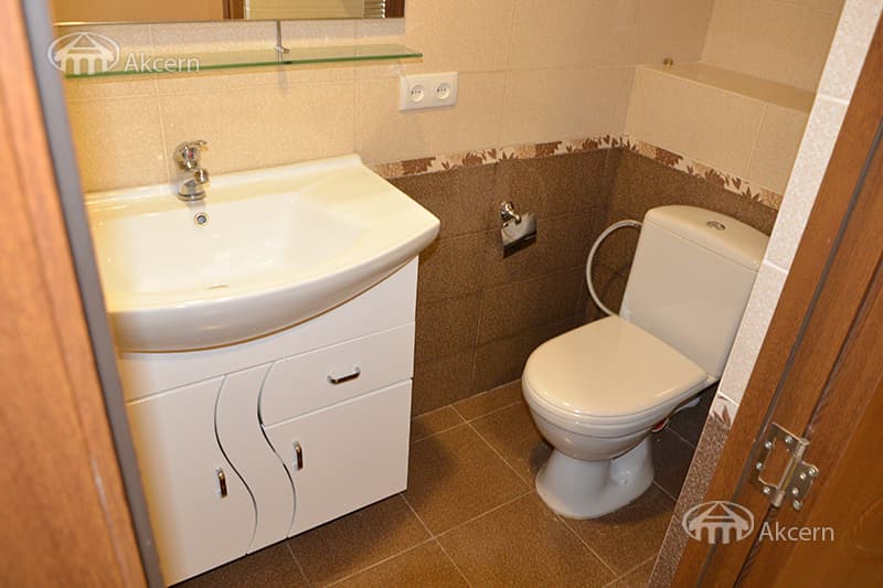 Квартира · 4 комн. · 108 м² · Кентрон