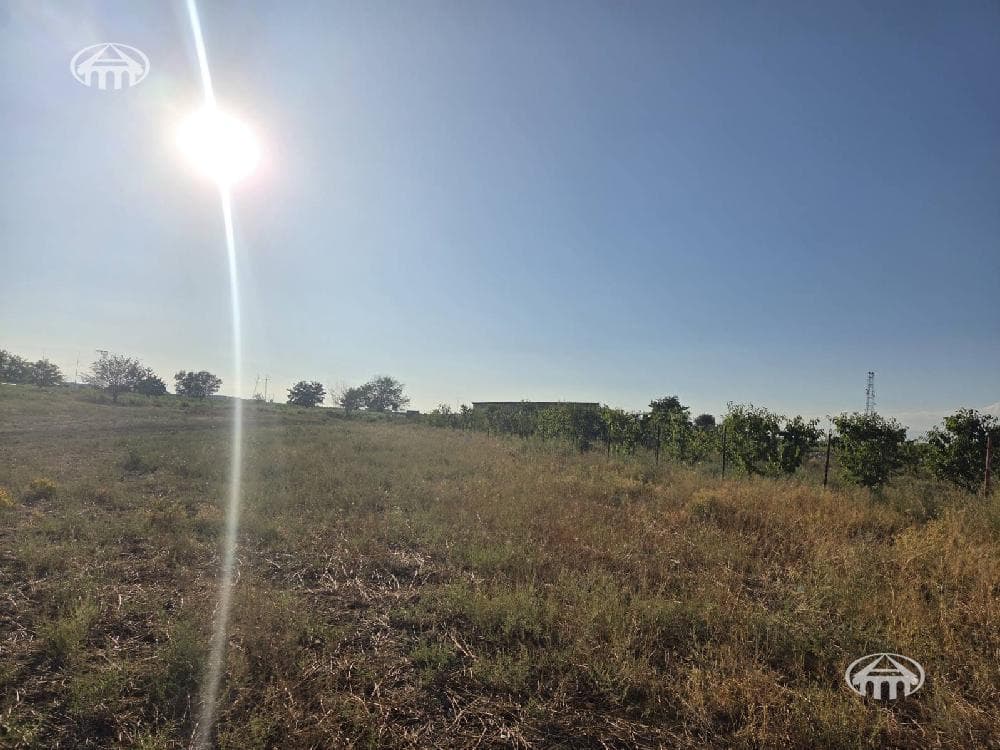 Commercial property · 256 m² · Aintap