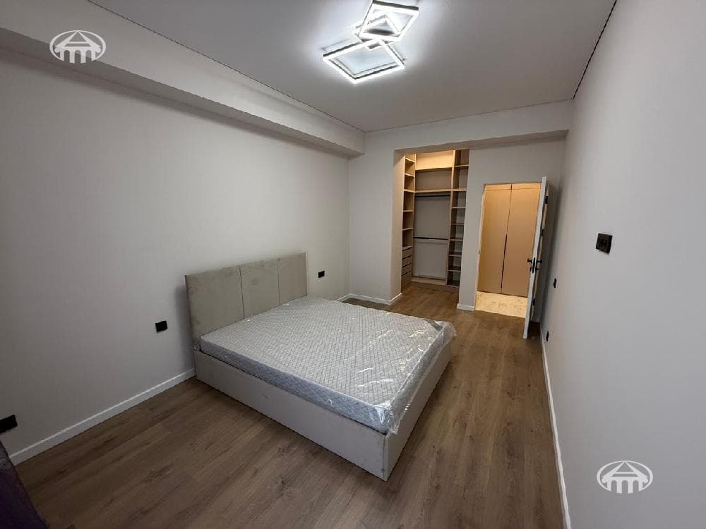 Apartment · 2 rooms · 72 m² · Kentron