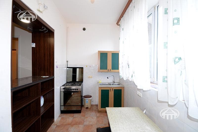 House · 6 rooms · 273 m² · Arabkir