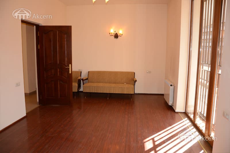 Mansion · 7 rooms · 615 m² · Kentron