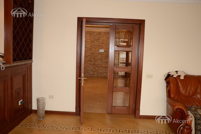 Квартира · 4 комн. · 146 м² · Арабкир