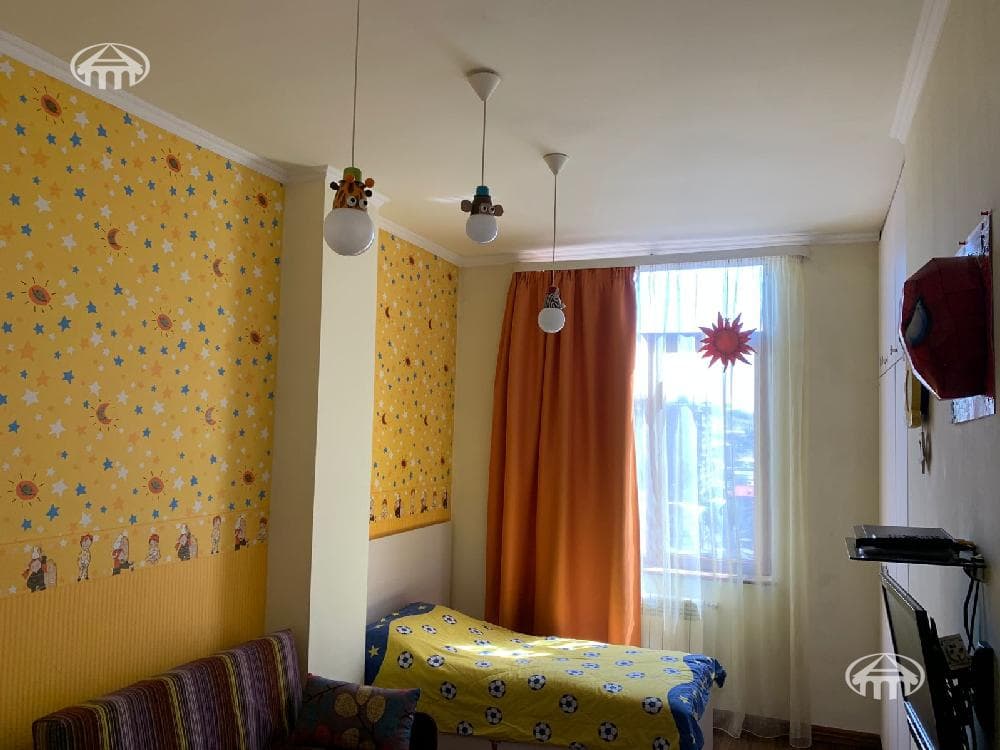 Apartment · 3 rooms · 97 m² · Kentron