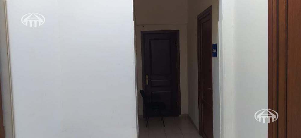 Office · 173 m² · Kentron