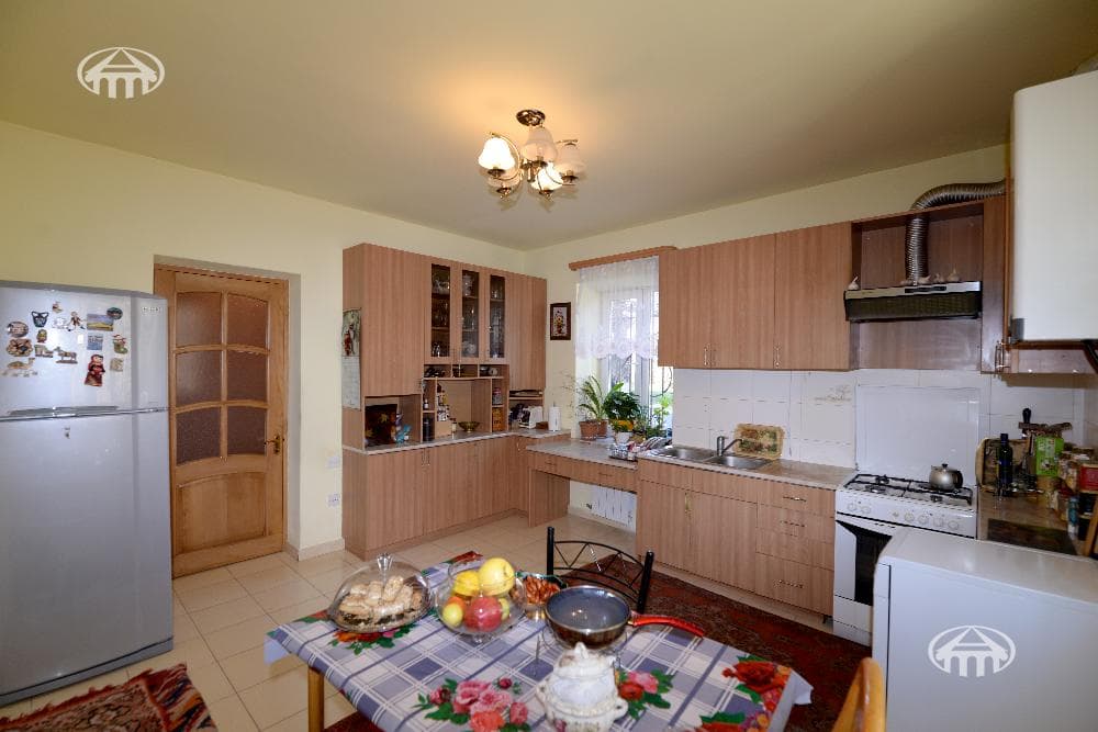 Особняк · 6 комн. · 366 м² · Канакер-Зейтун