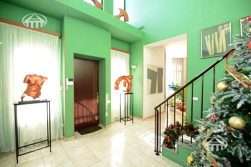 Особняк · 6 комн. · 480 м² · Аджапняк