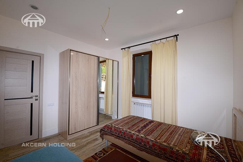 Mansion · 4 rooms · 244 m² · Saghmosavan