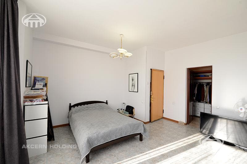 Особняк · 6 комн. · 480 м² · Аджапняк