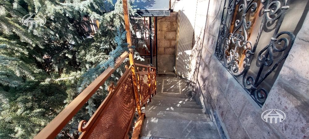 Дом · 6 комн. · 367 м² · Арабкир