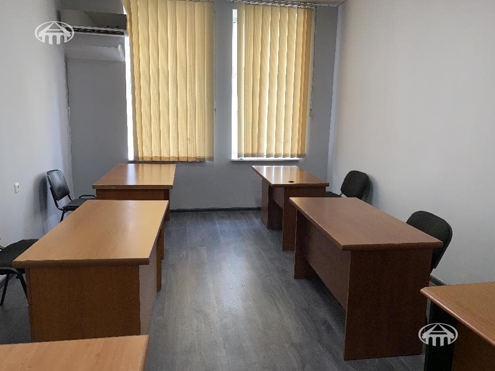 Office · 114 m² · Kentron