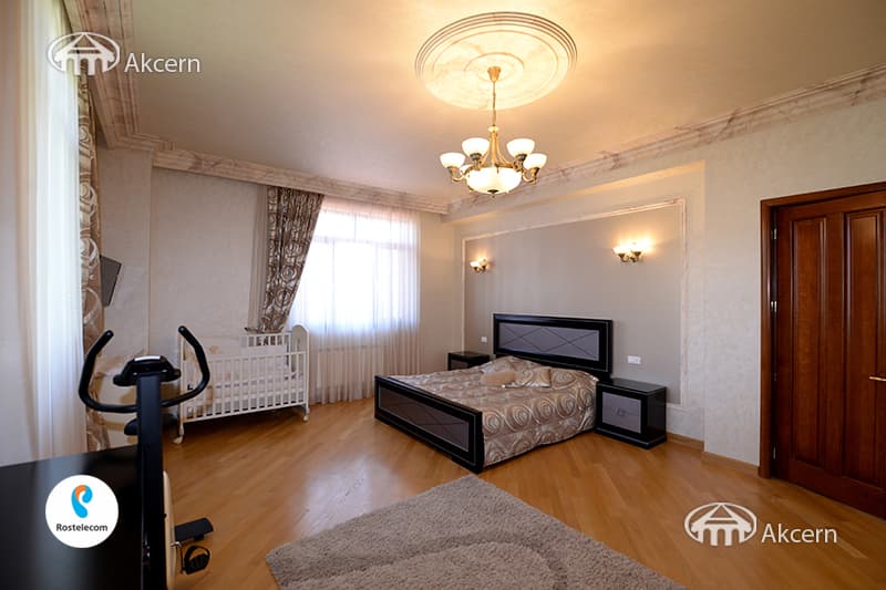 Mansion · 7 rooms · 729 m² · v. Arinj