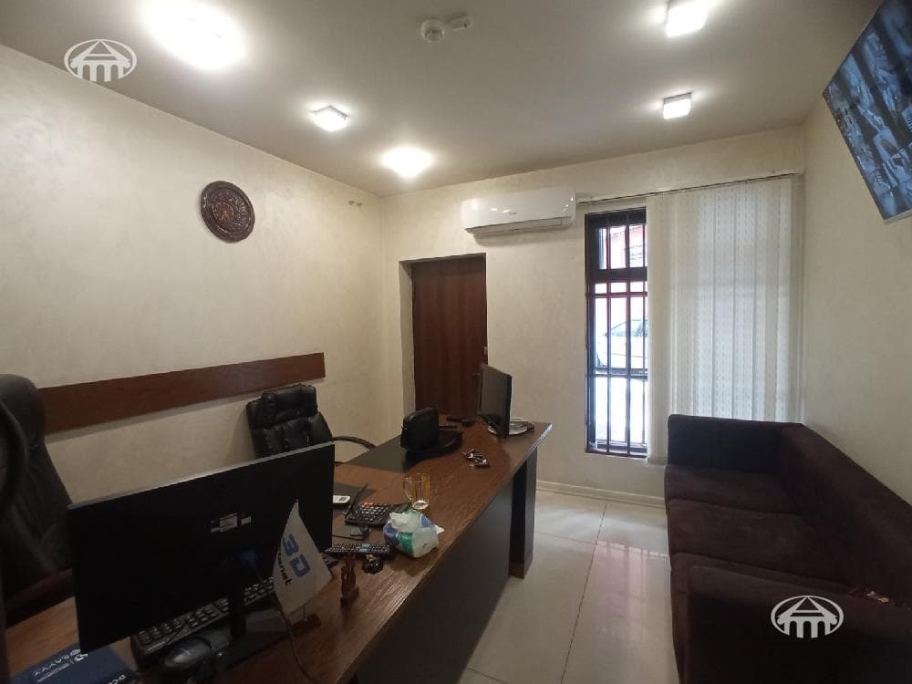 Магазин · 83 м² · Кентрон