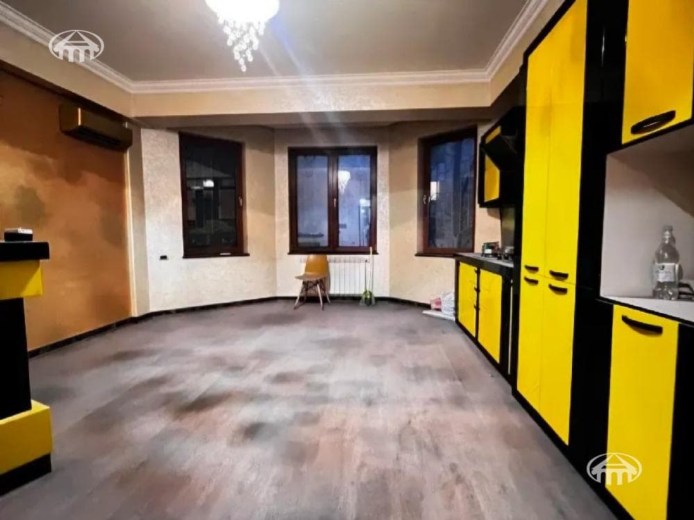 Квартира · 4 комн. · 147 м² · Кентрон
