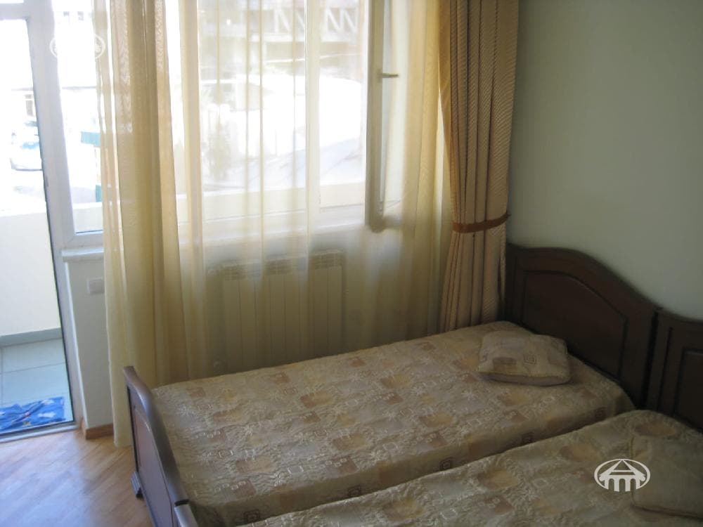 Apartment · 4 rooms · 107 m² · Kentron