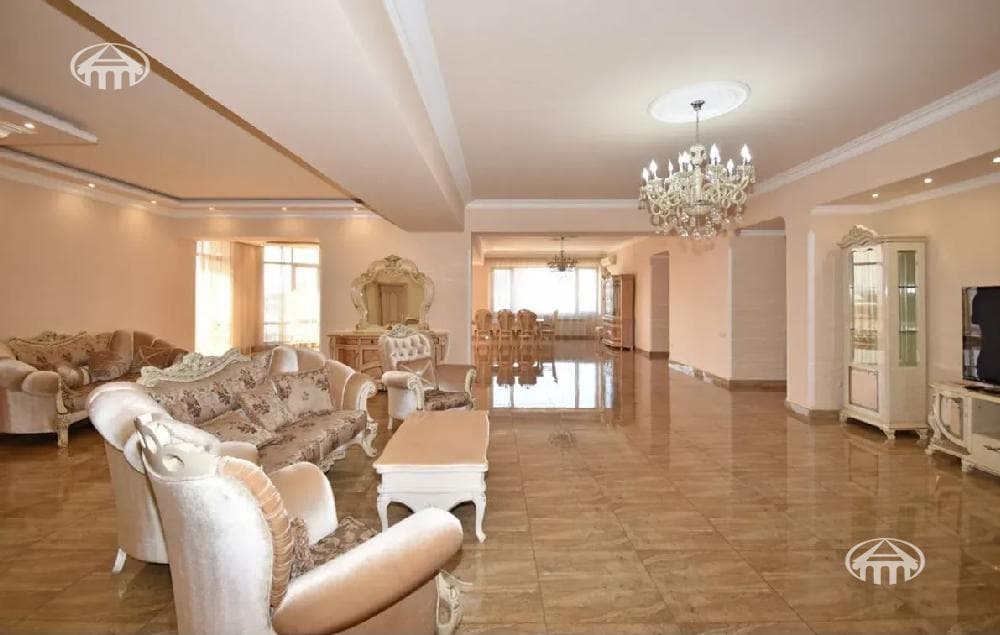 Բնակարան · 5 սեն. · 370 մ² · Կենտրոն — Լուսանկար 6 / 22