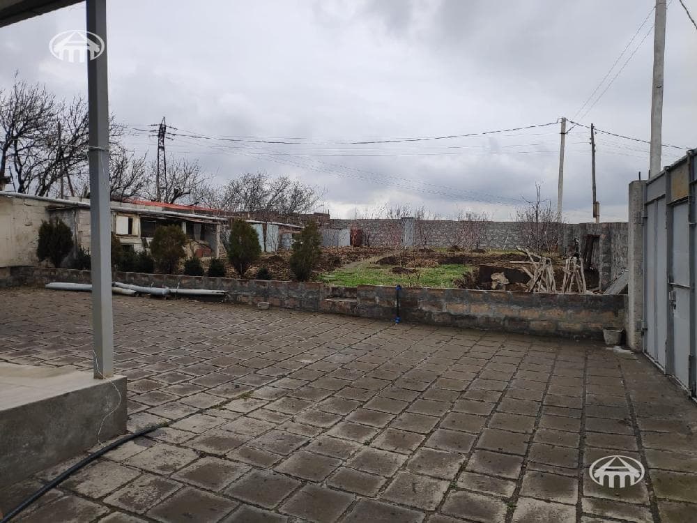 Ամառանոց · 3 սեն. · 125 մ² · Պտղնի