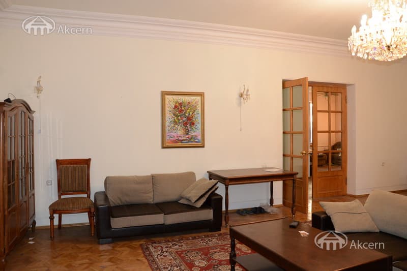House · 8 rooms · 840 m² · Nork-Marash