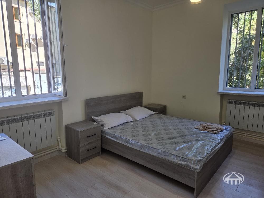Apartment · 3 rooms · 84 m² · Kentron — photo 8 / 16