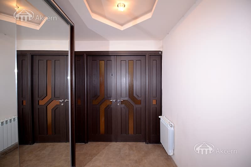 Հյուրանոց · 240 մ² · Կենտրոն