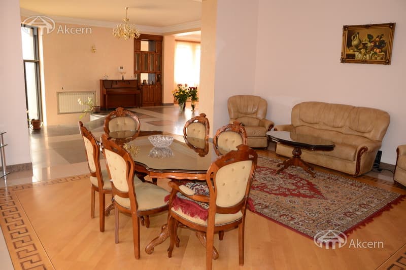 Особняк · 5 комн. · 300 м² · Арабкир