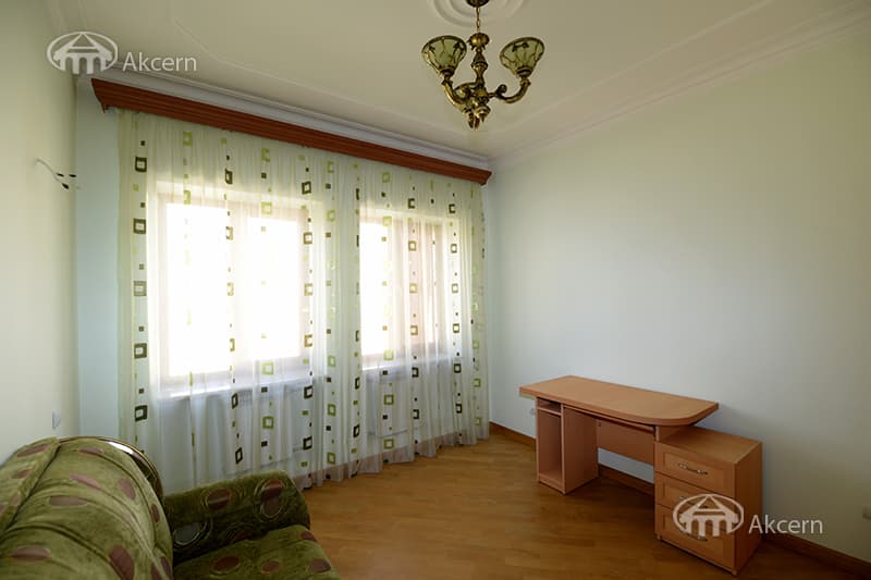 Особняк · 4 комн. · 240 м² · Аджапняк